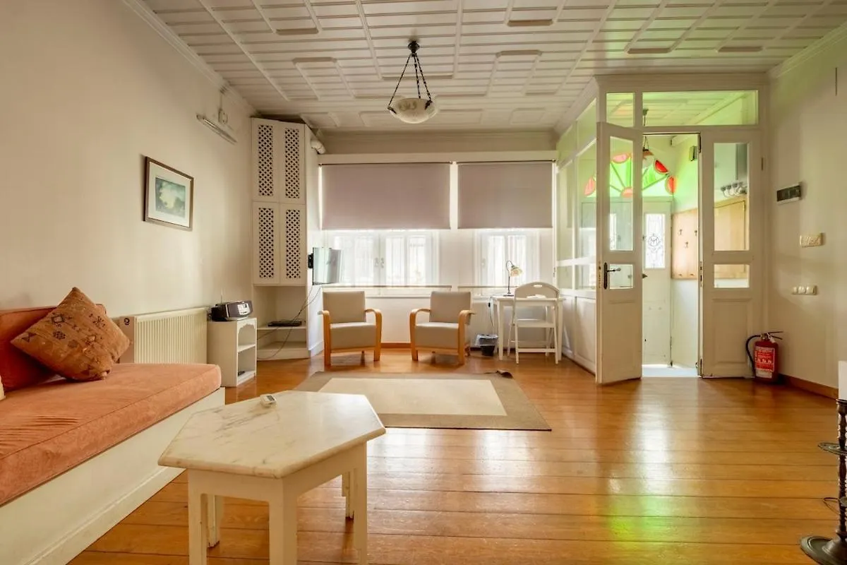 Sultanahmet House contacts